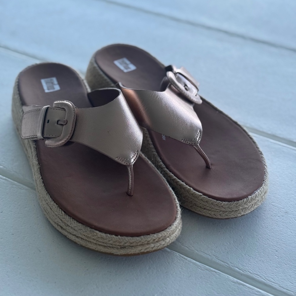 Fit Flop Rose Gold Sandals Size 9